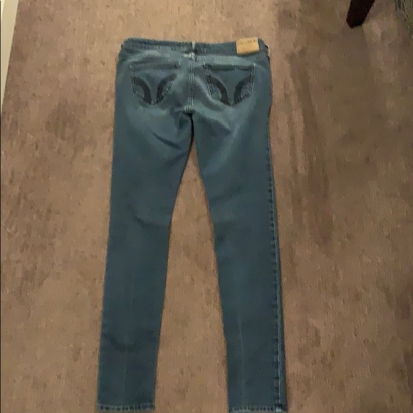 Hollister ripped jeans - Picture 2 of 6